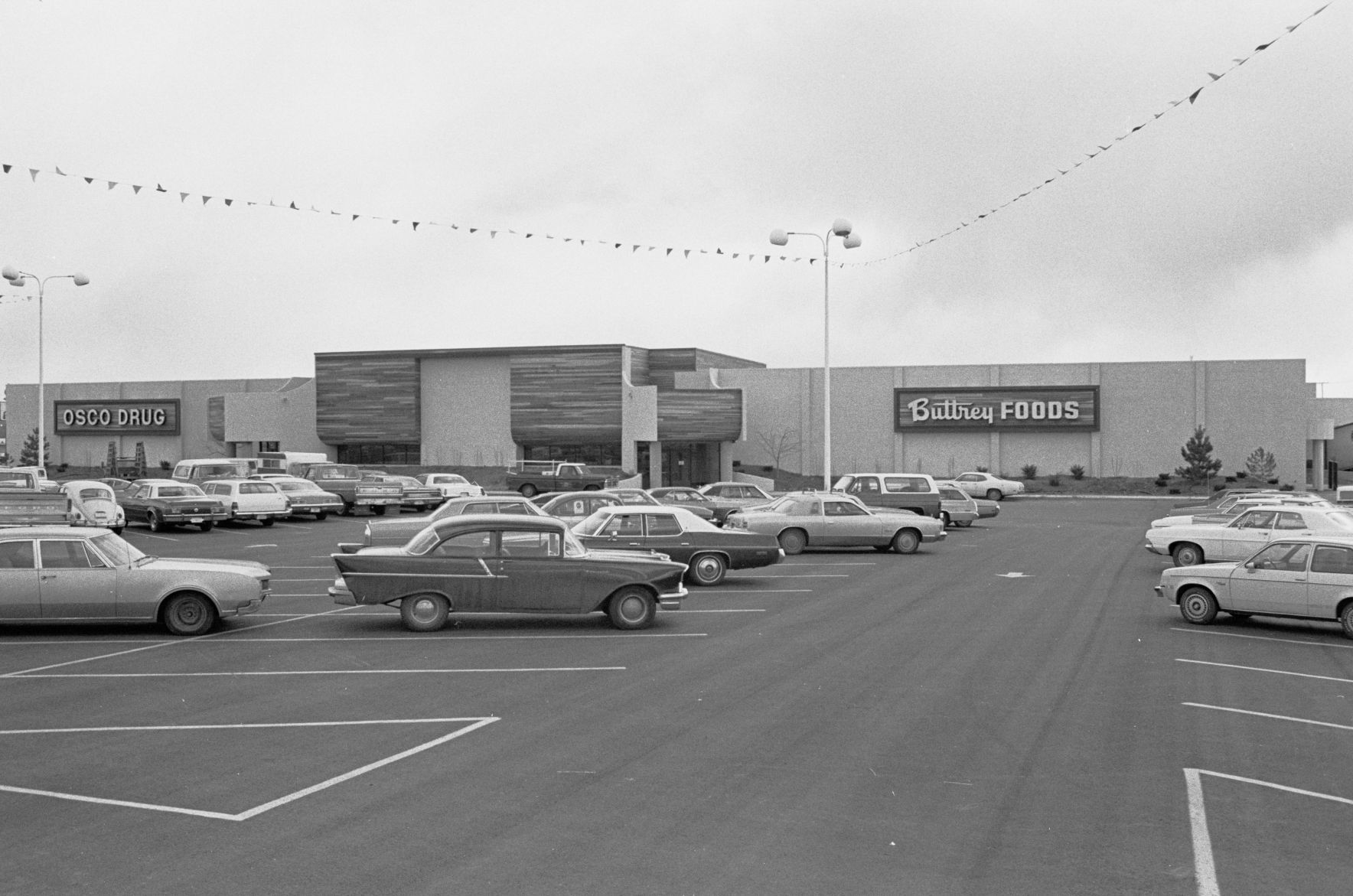 Buttrey Foods store at 2334 Central Ave., March 4, 1977